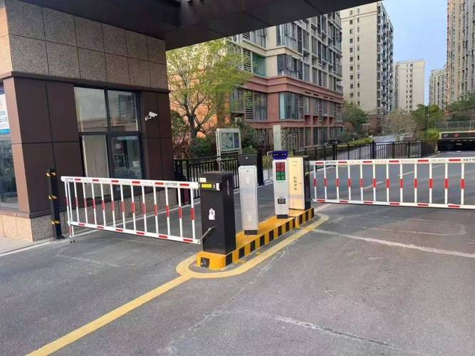 文章附图